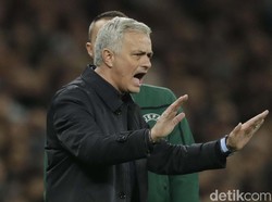 Mourinho meminta anak buahya tenang usai kebobolan di awal pertandingan. AP Photo/Matt Dunham.