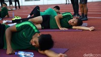Tampak ekspresi Eggy Maulana Vikri saat mengikuti latihan.