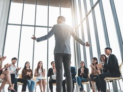 10 Kebiasaan Orang Sukses dan Cerdas, Wajib Ditiru Nih!