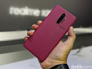 Realme Kok Berani Rilis Ponsel Flagship ke Indonesia? Realme Kok Berani Rilis Ponsel Flagship ke Indonesia?