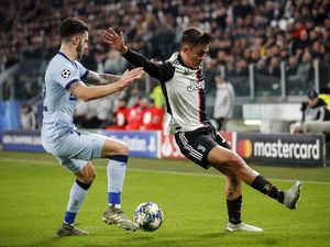 Video Gol Spektakuler Dybala Hempaskan Atletico Madrid