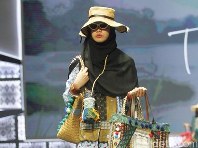 Foto: 8 Tas Cantik dari Rumput Karya Vivi Zubedi