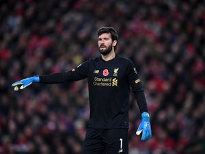 Untung Ada Alisson Becker Untung Ada Alisson Becker