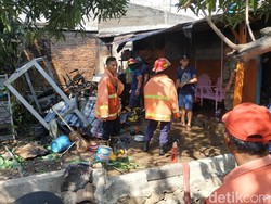 Berniat Usir Tawon, Warga Pacitan Ini Justru Membakar Dapurnya Sendiri