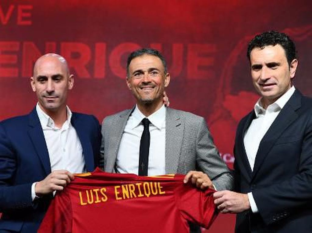 Luis Enrique Kok Pisah dengan Roberto Moreno di Timnas Spanyol? Luis Enrique Kok Pisah dengan Roberto Moreno di Timnas Spanyol?