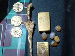 Ini Penampakan Emas Batangan-Koin Sukarno Hoax Kades di Bone