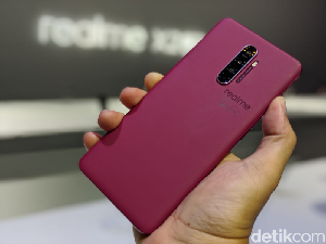 Realme X2 Pro Master Edition, Cantik di Mata dan Nyaman Digenggam Realme X2 Pro Master Edition, Cantik di Mata dan Nyaman Digenggam