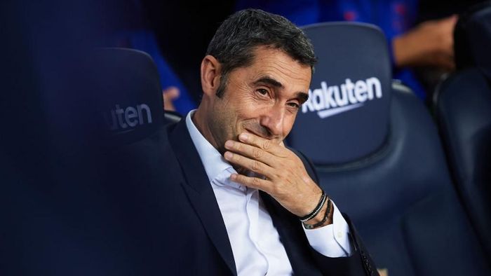 Foto: Alex Caparros/Getty ImagesErnesto Valverde menilai VAR tak akan akhiri kontroversi di sepakbola (Foto: Alex Caparros/Getty Images)