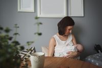 Perlukah Ibu Menyusui Minum Suplemen ASI Booster?