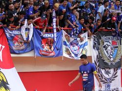 Kalah Telak, Arema Tolak Cari Kambing Hitam
