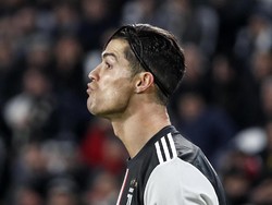 Tahun Lalu, Ibu dan Kakak-Kakak Ronaldo Juga Ngomel soal Ballon dOr