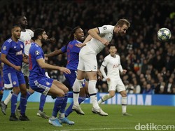 Tiga gol tambahan bisa diciptakan Tottenham di babak kedua. Harry Kane mencetak dua gol, dan satu lainnya dilesakkan Serge Aurier. AP Photo/Matt Dunham.