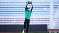 Untuk penjaga gawang punya porsi latihan sendiri.