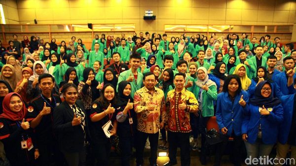 Pendidikan Politik untuk Mahasiswa di DPR