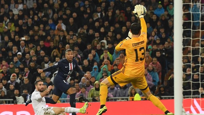 Real Madrid batal membalas dendam pada Paris Saint Gernain di matdhcay kelima Liga Champions. Sudah unggul dua gol lebih dulu. El Real dipaksa berimbang 2-2.