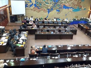 Rapat dengan Baleg DPR, Refly Harun Usul Omnibus Law di Tingkat Perpres
