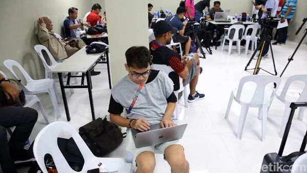 Melihat Ruang Media di Stadion Rizal Memorial yang Seadanya