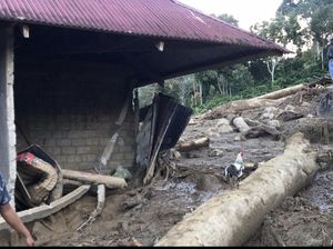 Pengungsi Korban Banjir Bandang Solok Selatan Jadi 580 Orang