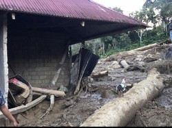 Pengungsi Korban Banjir Bandang Solok Selatan Jadi 580 Orang