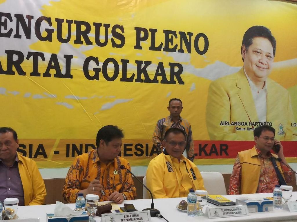 Golkar Gelar Pleno Jelang Munas 2019, Airlangga-Agus Gumiwang Hadir Golkar Gelar Pleno Jelang Munas 2019, Airlangga-Agus Gumiwang Hadir