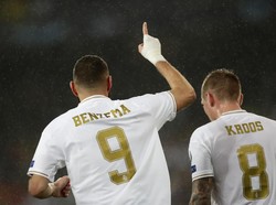 Madrid akhirnya memperoleh gol keduanya di menit ke-79. Benzema kembali menjebol gawang PSG untuk mengubah skor menjadi 2-0. Manu Fernandez/AP Photo.