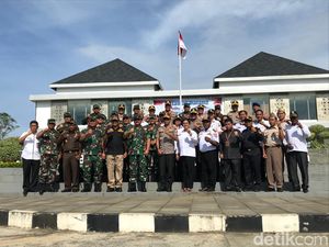 Tiba di Skouw Papua, Panglima TNI dan Kapolri Hadiri Acara Bakti Sosial Tiba di Skouw Papua, Panglima TNI dan Kapolri Hadiri Acara Bakti Sosial