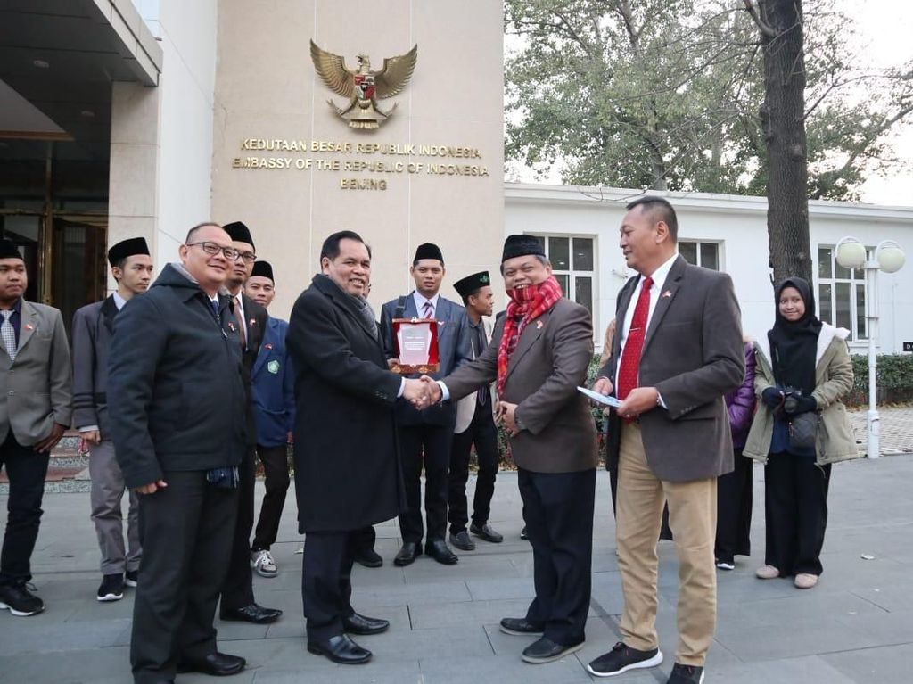 Kunjungan Santri ke Tiongkok Dinilai Jadi Momentum Semai Perdamaian Kunjungan Santri ke Tiongkok Dinilai Jadi Momentum Semai Perdamaian