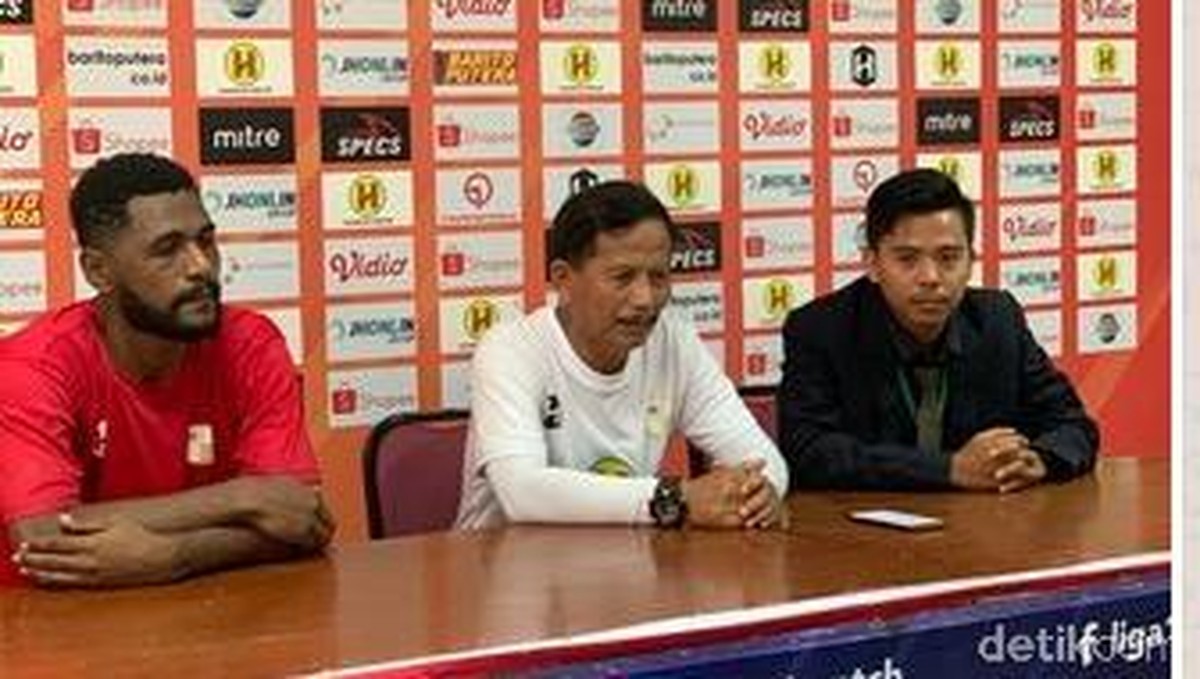 Pelatih Barito Putera, Djadjang Nurdjaman (tengah. (Foto: Jeka Kampai/detikSport)