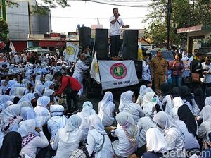 Istilah Tenaga Honorer Dihapus, Bagaimana Nasib Guru Honorer?