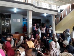 Pengobatan Ningsih Tinampi Membeludak, Daftar Sekarang Baru Diobati Tahun 2021