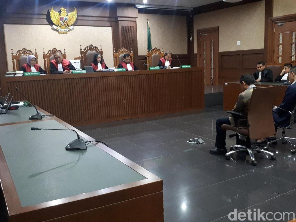 Penyuap Eks Aspidum Kejati DKI Divonis 3 Tahun Penjara Penyuap Eks Aspidum Kejati DKI Divonis 3 Tahun Penjara