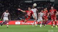 Kemenangan itu sekaligus membuat tim besutan Edson Tavares tersebut mengisi peringkat ke-13 dengan 35 poin. 