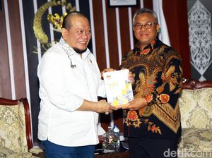 KPU laporkan Hasil Pemilu 2019 ke DPD KPU laporkan Hasil Pemilu 2019 ke DPD