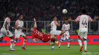 Tak ada tambahan gol hingga turun minum. Pertandingan di babak pertama berakhir imbang tanpa gol.
