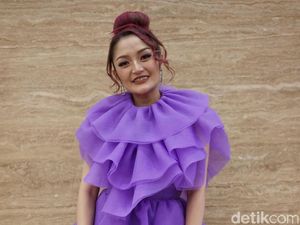 Siti Badriah, Brisia Jodie, Marion Jola hingga Eva Celia Siti Badriah, Brisia Jodie, Marion Jola hingga Eva Celia