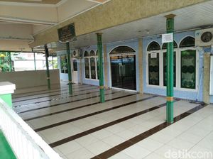 Lempar Kotoran Manusia ke Musala, Pria di Samarinda Dikeroyok Massa Lempar Kotoran Manusia ke Musala, Pria di Samarinda Dikeroyok Massa