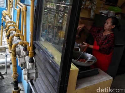 Warga Rusunawa Cakung Manfaatkan Gas Alam