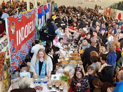 Tempe-Sate Laris di Bazar Amal, KBRI Bratislava Sumbang Dana Kemanusiaan