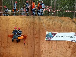 Simulasi Pertolongan Pada Kecelakaan Kerja