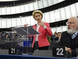 Serang Balik! Eropa Mau Pangkas Impor Gas Rusia