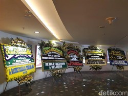 Karangan Bunga dari Ahok Hingga Jokowi Berjejer untuk Ciputra