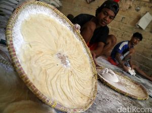 Warga Rusunawa Cakung Ini Wirausaha Buat Kulit Lumpia Warga Rusunawa Cakung Ini Wirausaha Buat Kulit Lumpia
