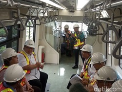 Jajal Kereta LRT Jabodebek, Menristek: Sangat Mulus Jalannya