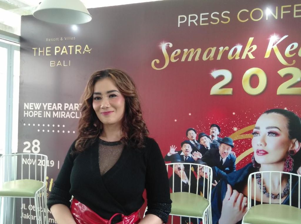 Reza Artemevia Ajak Rayakan Malam Tahun Baru di Bali Reza Artemevia Ajak Rayakan Malam Tahun Baru di Bali