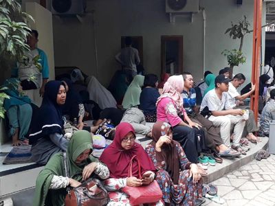 Potret Membludaknya Pasien yang Berobat ke Ningsih Tinampi