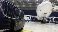 Ketika BMW Seri 7 Duet dengan Airbus A330-900neo