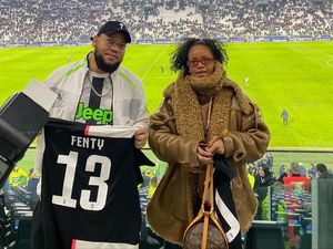 Rihanna Bawa Tas Louis Vuitton Langka Saat Nonton Liga Champions Rihanna Bawa Tas Louis Vuitton Langka Saat Nonton Liga Champions
