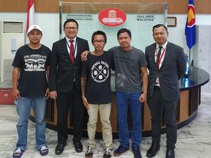 Suporter RI yang Ditangkap di Malaysia Telah Dibebaskan Semua Suporter RI yang Ditangkap di Malaysia Telah Dibebaskan Semua