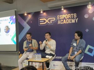 Dennis Adhiswara: Gamer Pemalu Coba Pakai Topeng