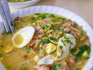 Sarapan Rek! Ayo, Mampir di 5 Tempat Makan Soto Populer di Surabaya Ini!